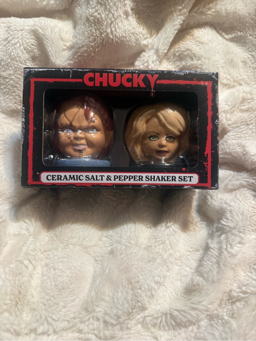 Ceramic Salt & Pepper Shaker Set - Red / Blonde